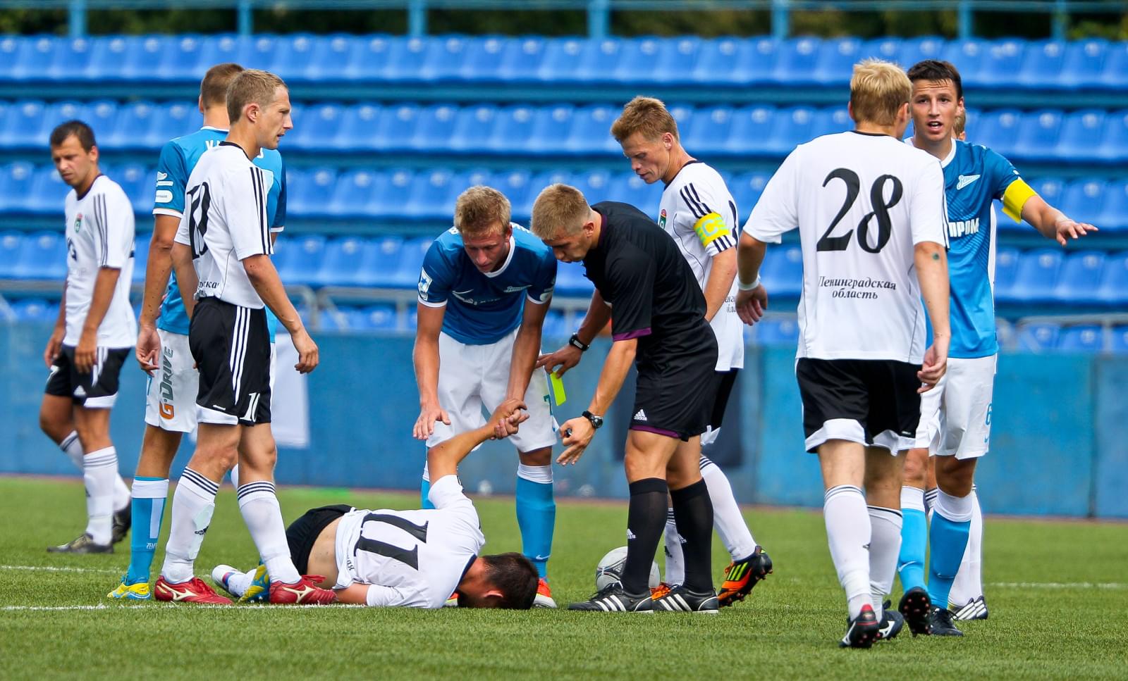 Матч первенства России среди команд второго дивизиона, «Тосно» — «Зенит-2»