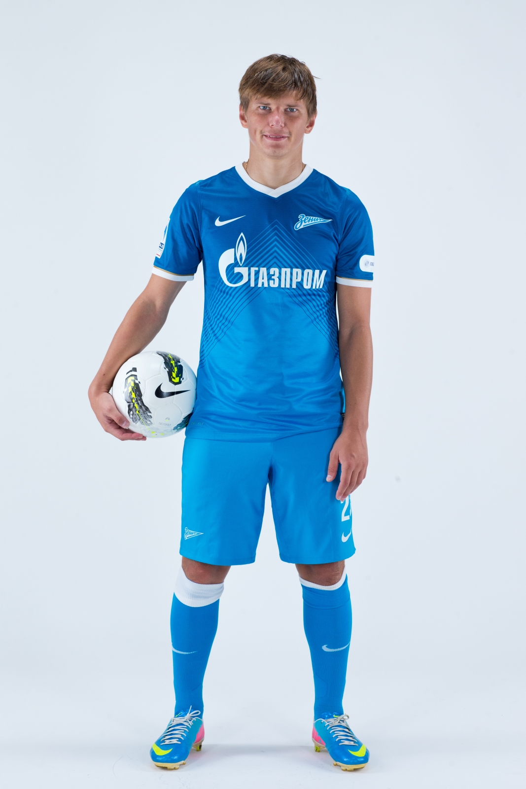 Фотосессия футболиста основного состава ФК «Зенит» сезона  2013/2014