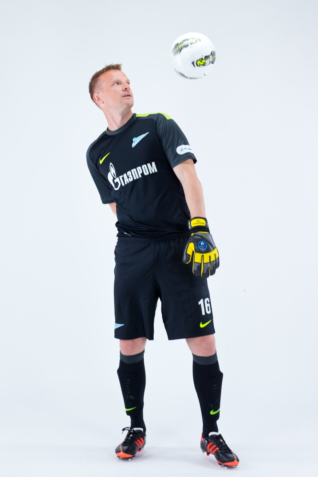 Фотосессия футболиста основного состава ФК «Зенит» сезона  2013/2014