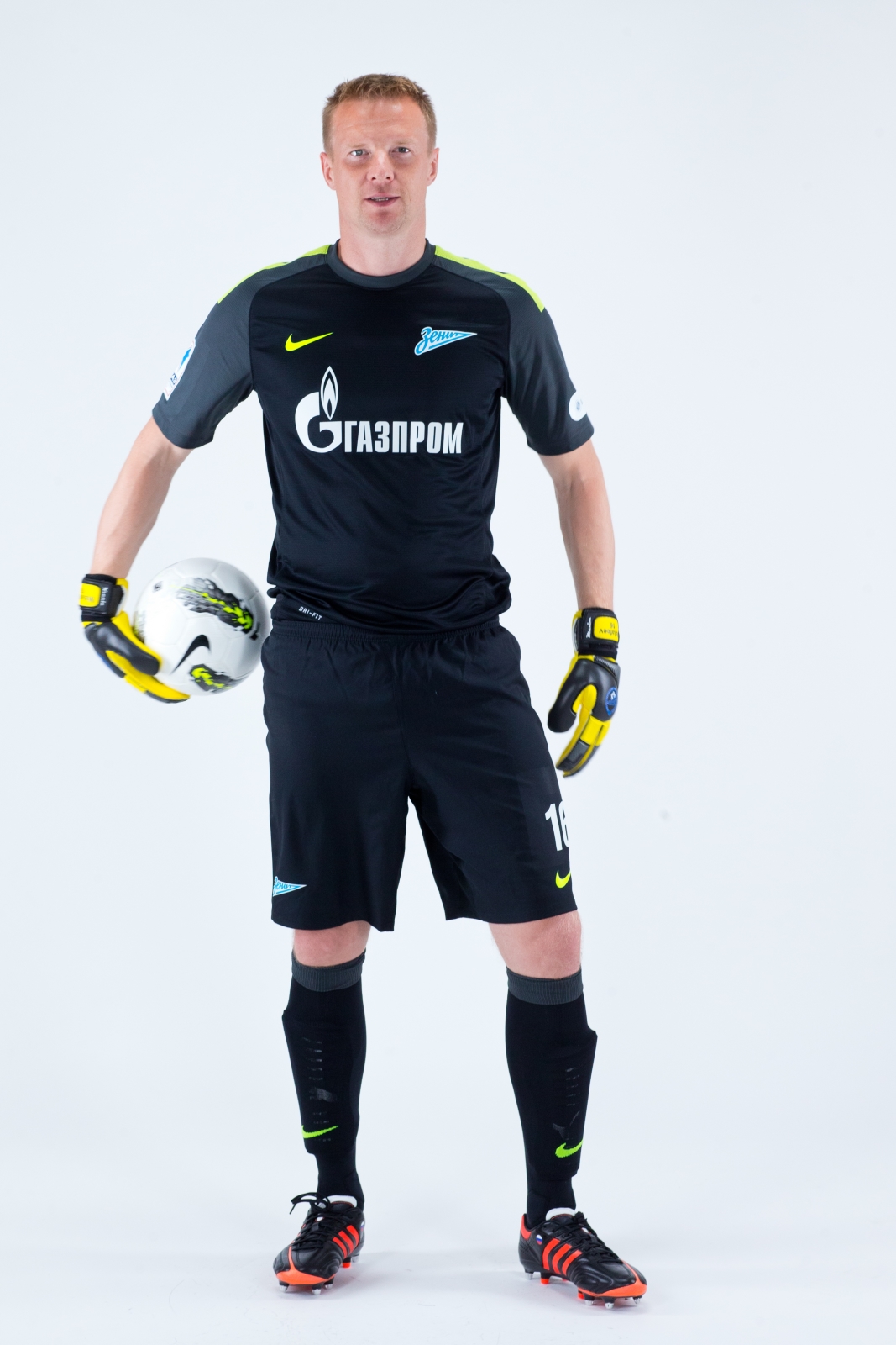 Фотосессия футболиста основного состава ФК «Зенит» сезона  2013/2014