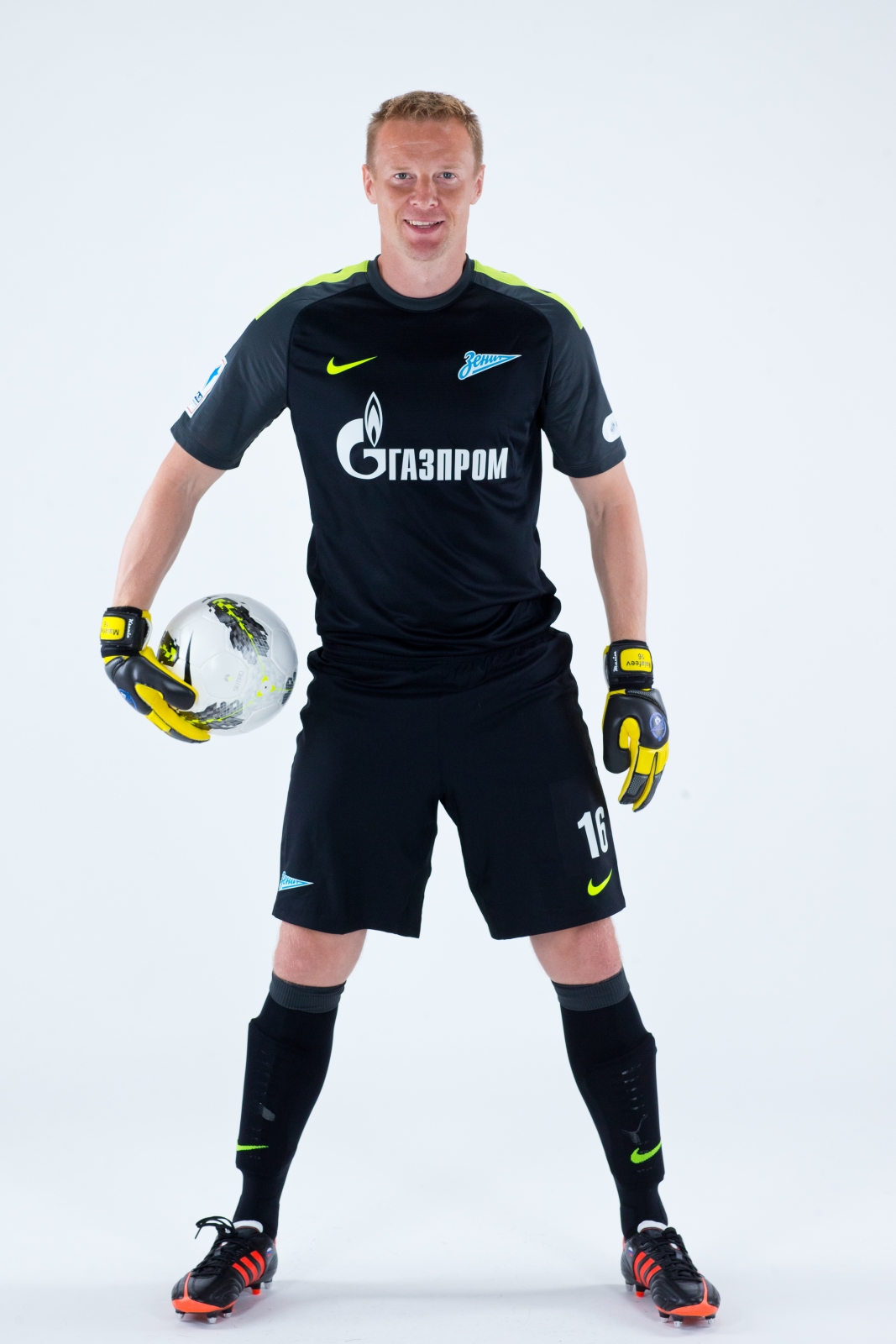 Фотосессия футболиста основного состава ФК «Зенит» сезона  2013/2014