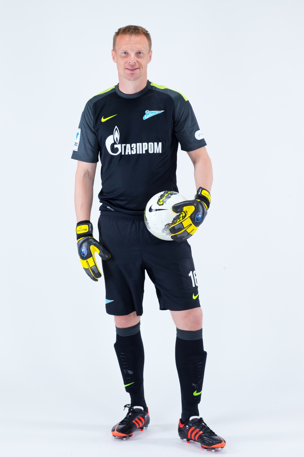 Фотосессия футболиста основного состава ФК «Зенит» сезона  2013/2014