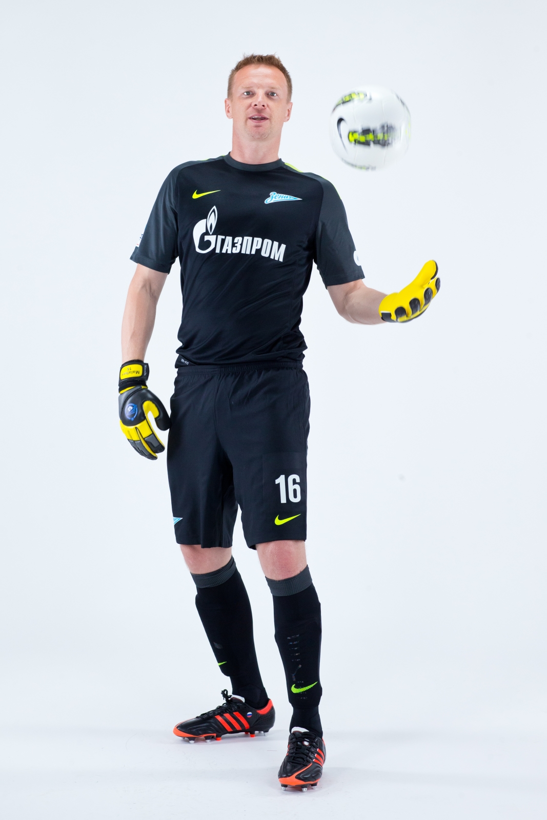 Фотосессия футболиста основного состава ФК «Зенит» сезона  2013/2014