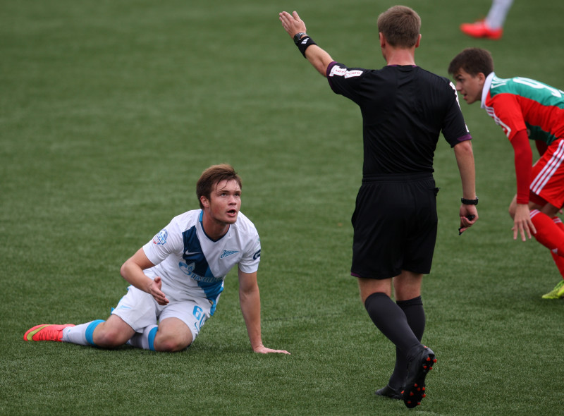 Матч 6-го тура молодежного первенства России. «Локомотив»-м — «Зенит»-м.