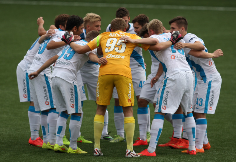 Матч 6-го тура молодежного первенства России. «Локомотив»-м — «Зенит»-м.