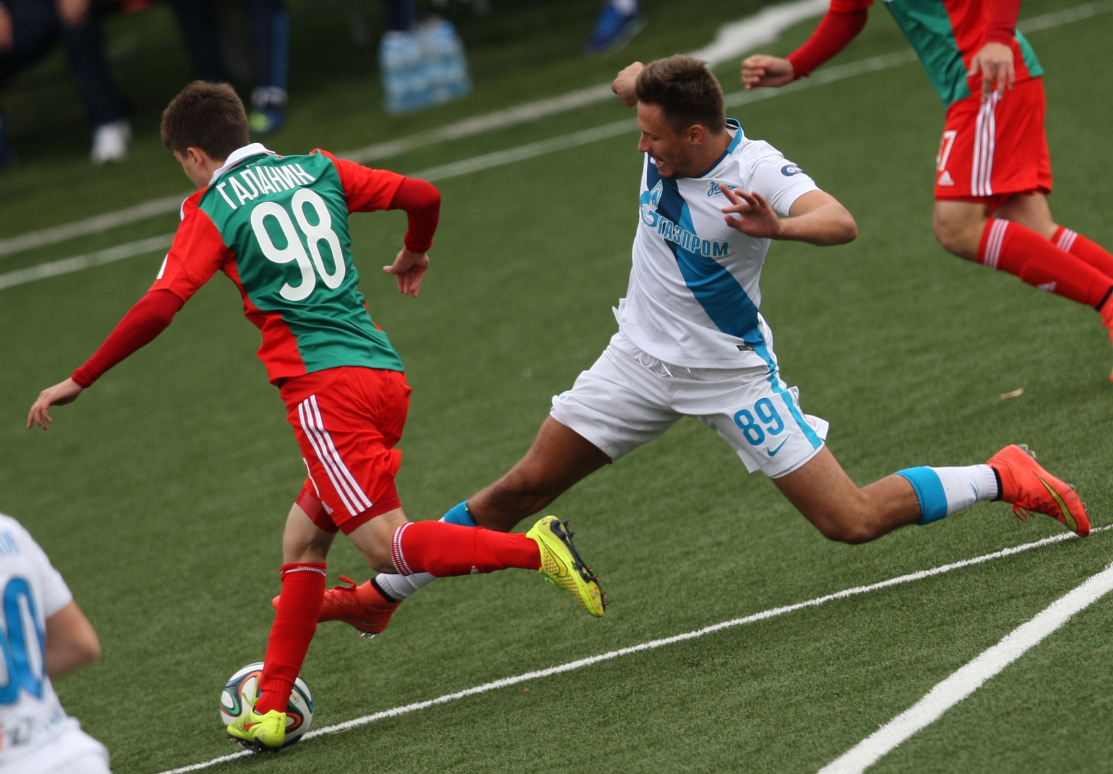 Матч 6-го тура молодежного первенства России. «Локомотив»-м — «Зенит»-м.