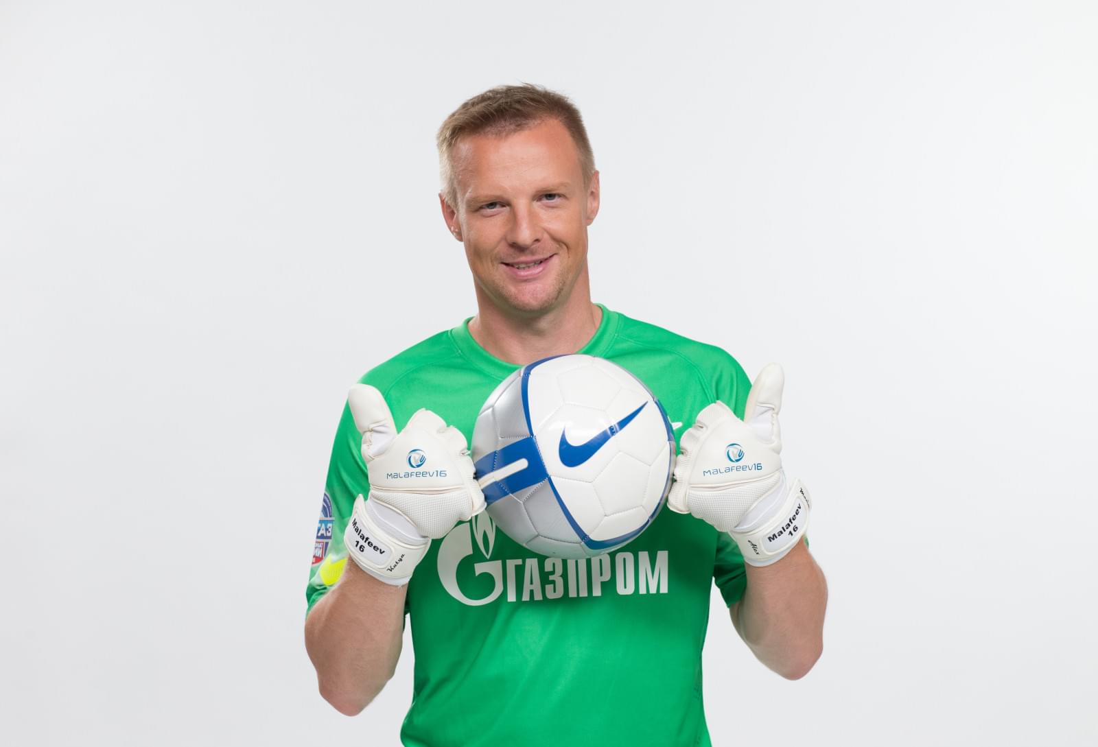 Фотосессия футболистов и тренеров основного состава ФК «Зенит» сезона 2014/2015