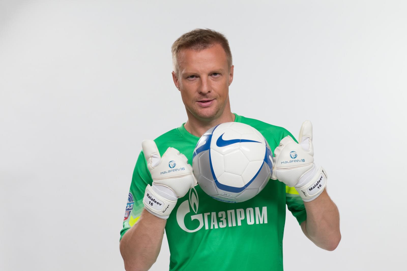 Фотосессия футболистов и тренеров основного состава ФК «Зенит» сезона 2014/2015