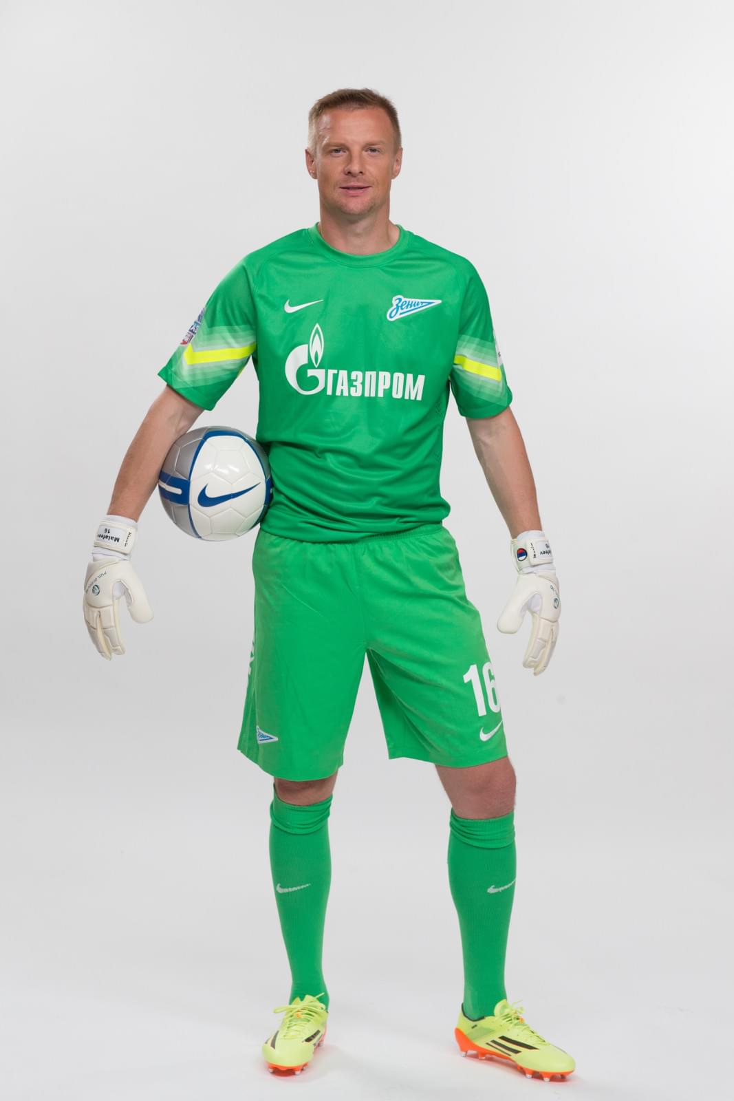 Фотосессия футболистов и тренеров основного состава ФК «Зенит» сезона 2014/2015