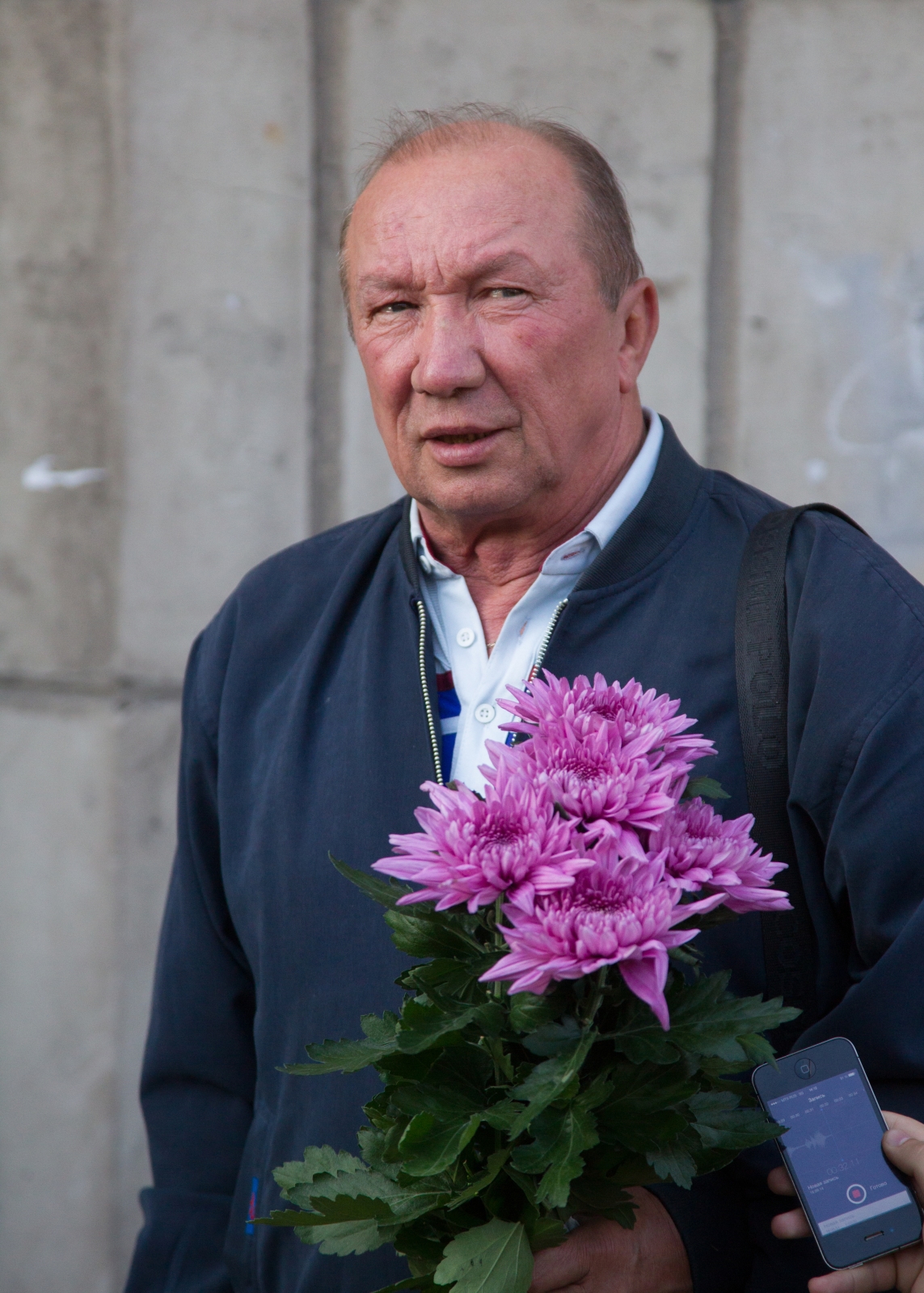 Возложение цветов к мемориальной доске Павла Федоровича Садырина