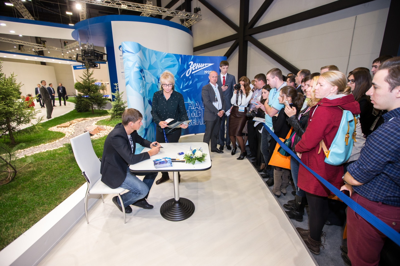 Автограф-сессия Андрея Аршавина