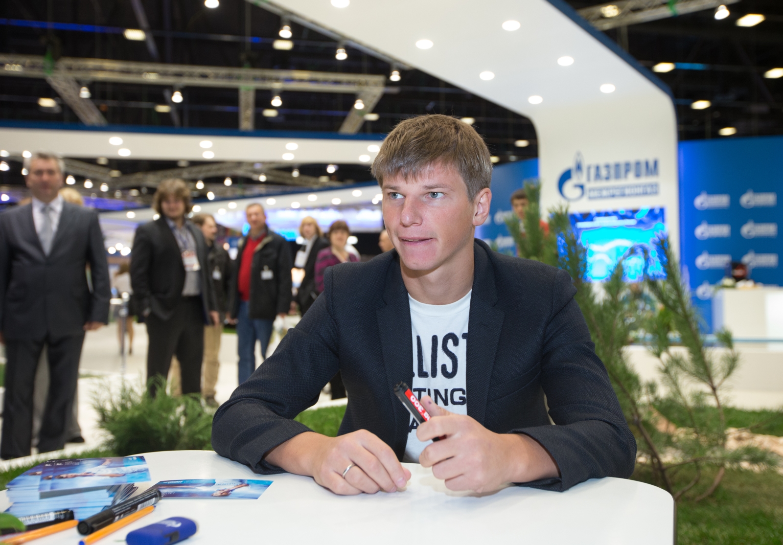 Автограф-сессия Андрея Аршавина