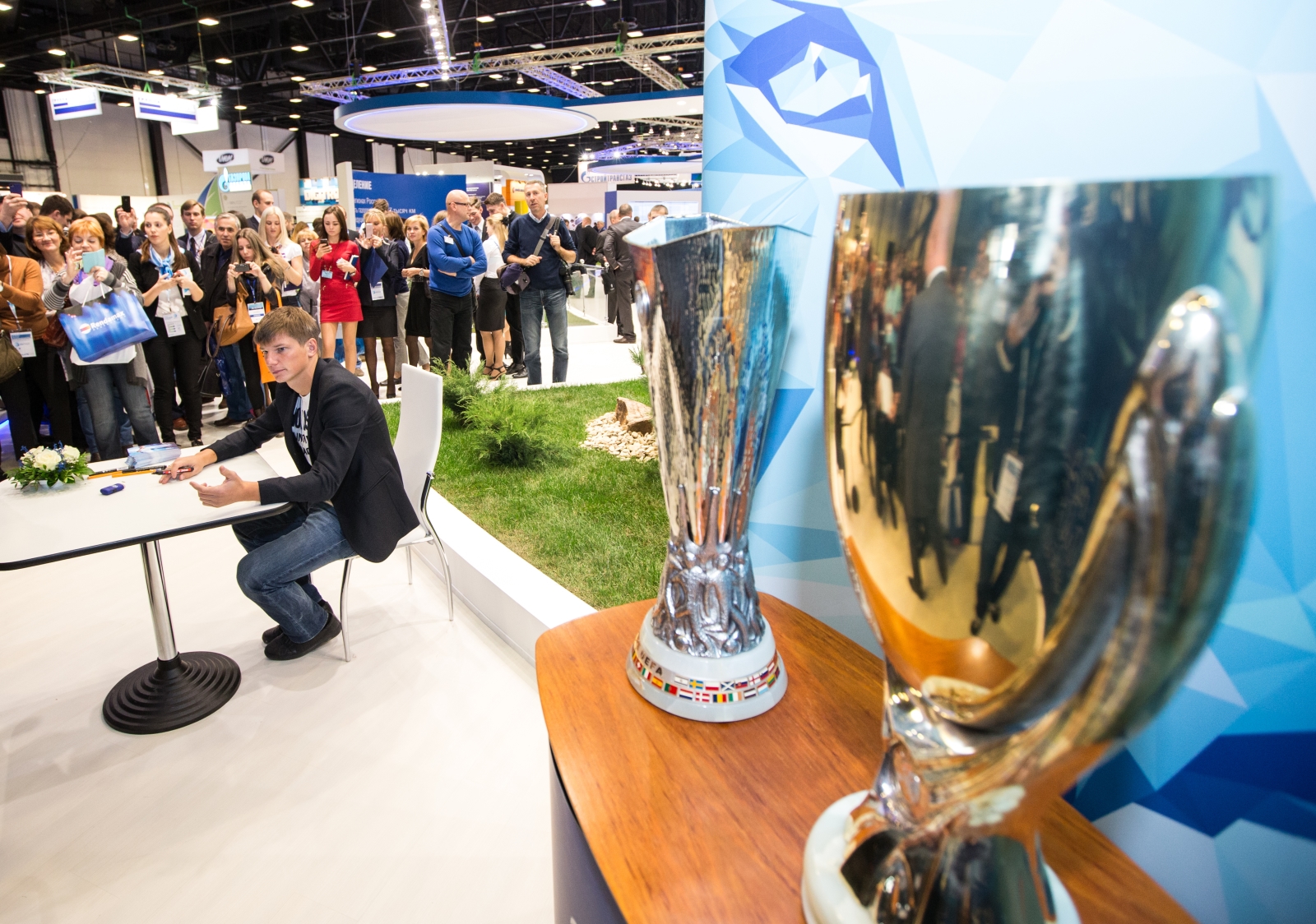 Автограф-сессия Андрея Аршавина