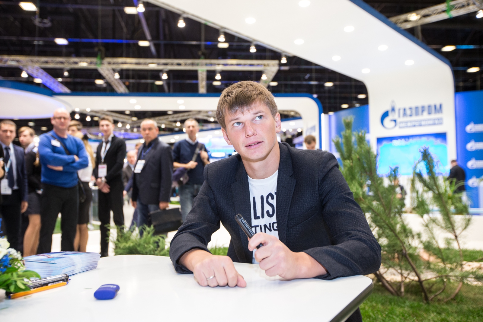 Автограф-сессия Андрея Аршавина