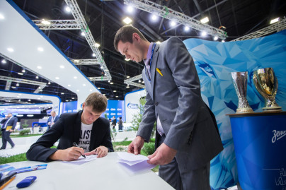 Автограф-сессия Андрея Аршавина