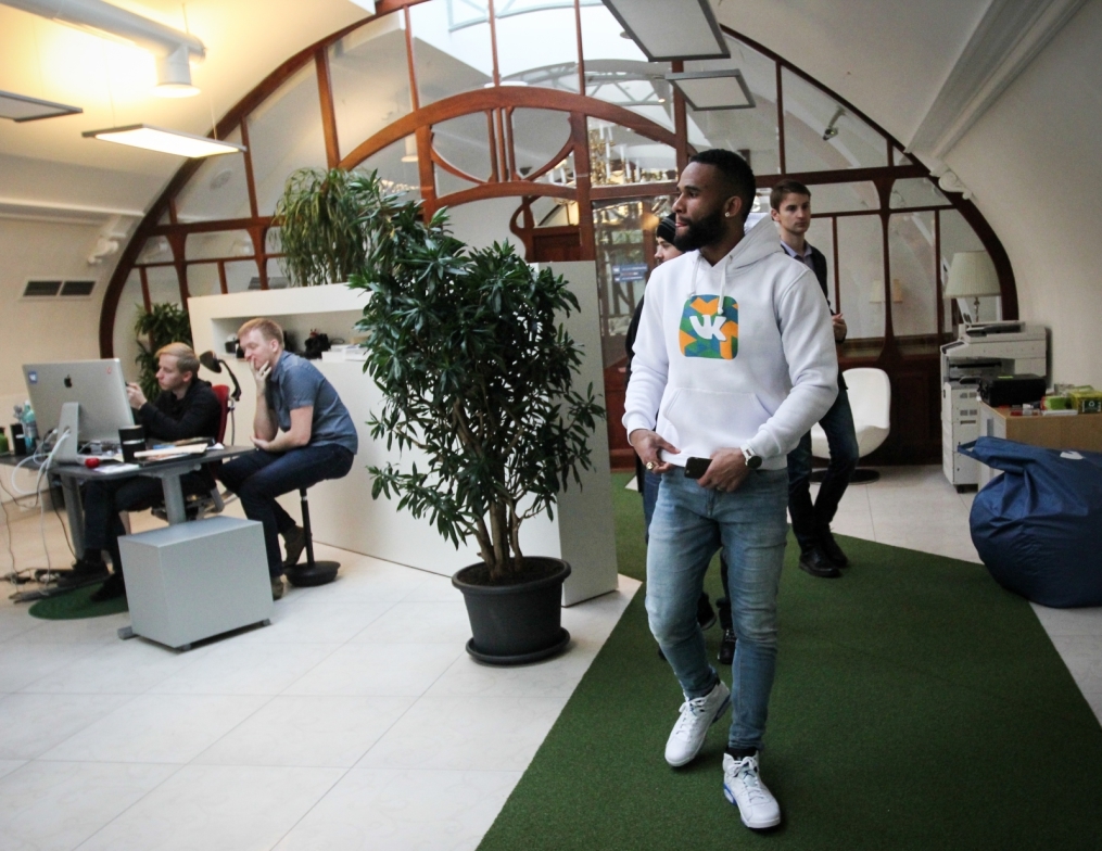 Вальтер Ходж, защитник БК «Зенит» посетил штаб—квартиру социальной сети «ВКонтакте»