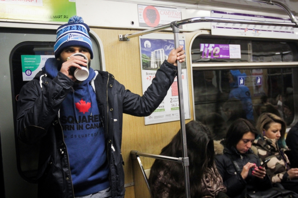 Вальтер Ходж, защитник БК «Зенит» во время прогулки по городу