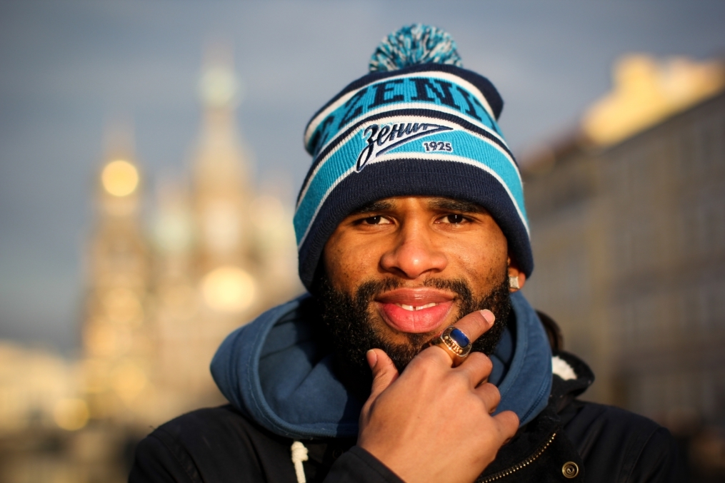 Вальтер Ходж, защитник БК «Зенит» во время прогулки по городу