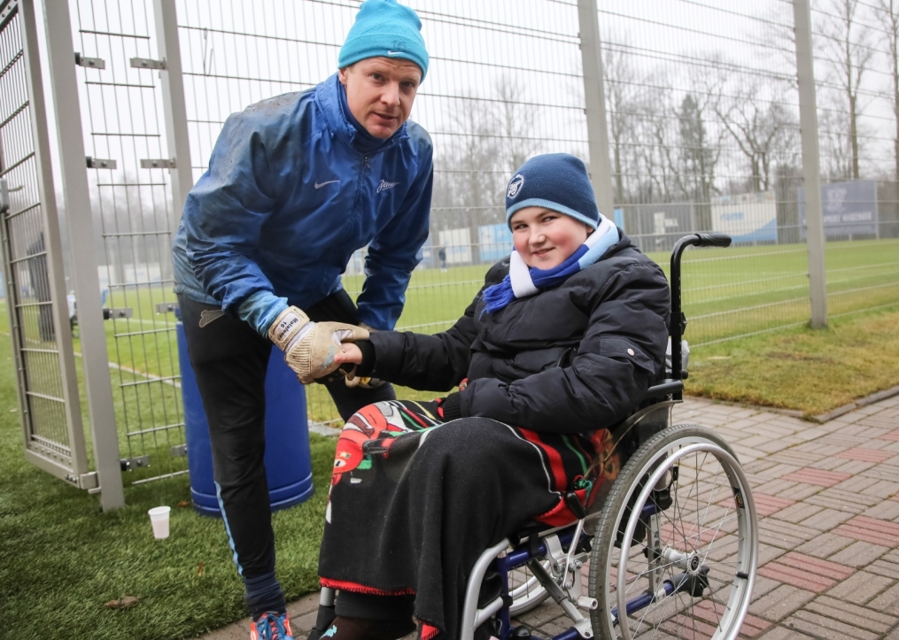 Юные болельщики встретились с футболистами «Зенита»