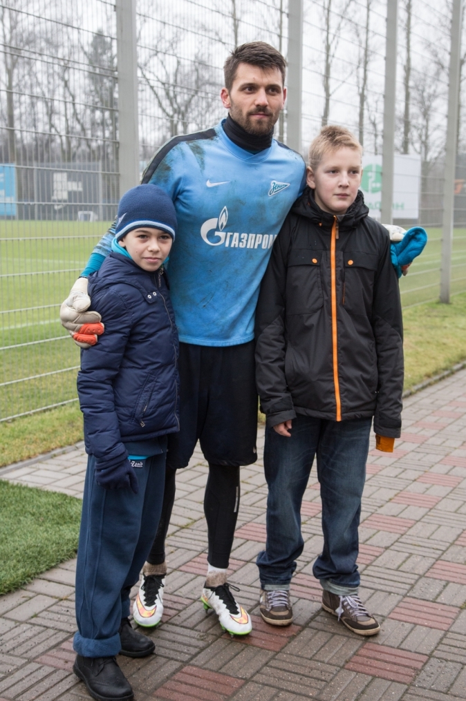 Юные болельщики встретились с футболистами «Зенита»