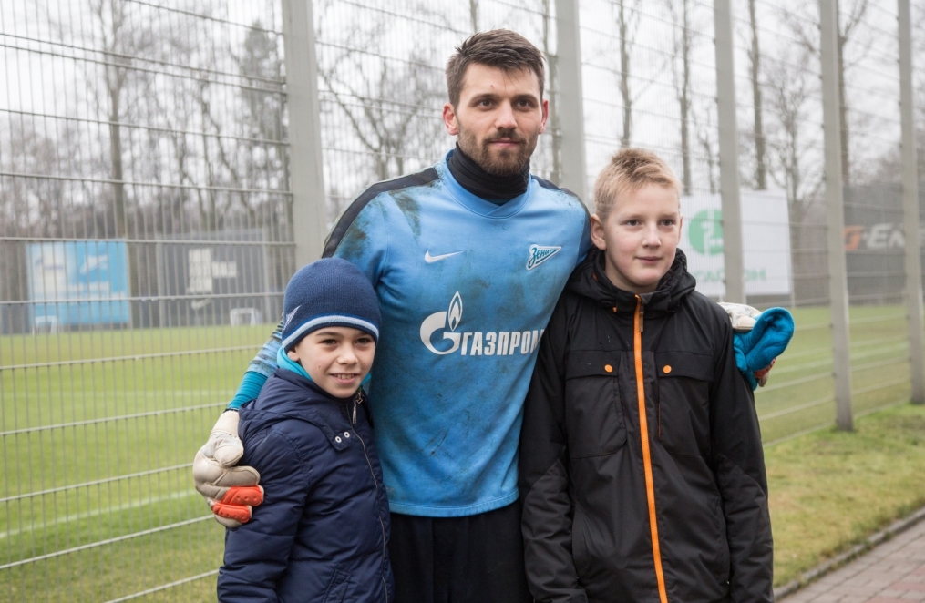 Юные болельщики встретились с футболистами «Зенита»