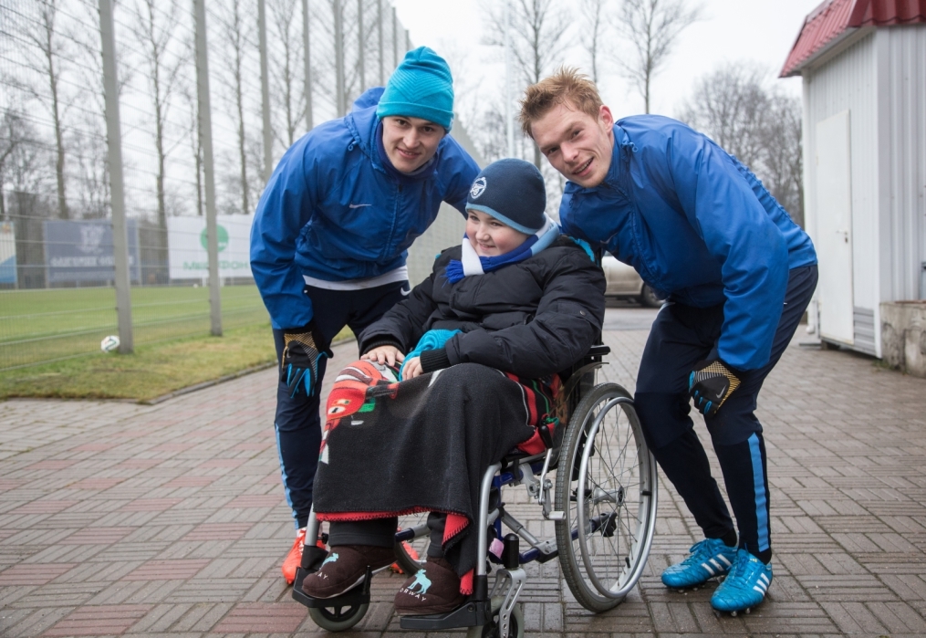 Юные болельщики встретились с футболистами «Зенита»