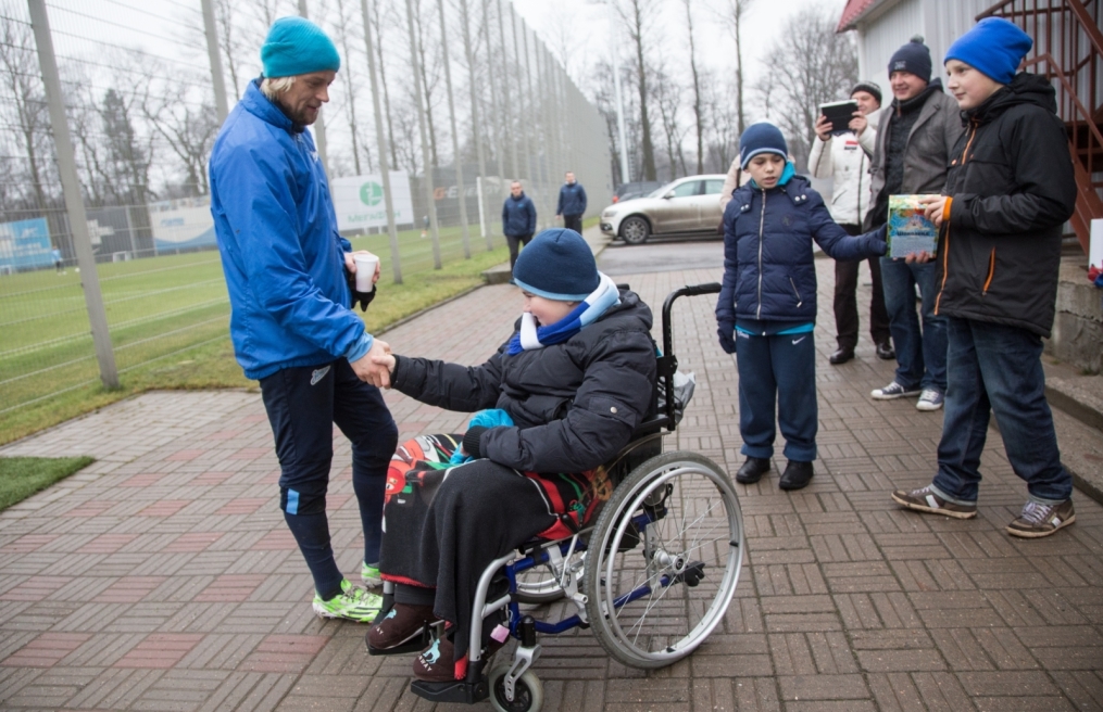 Юные болельщики встретились с футболистами «Зенита»