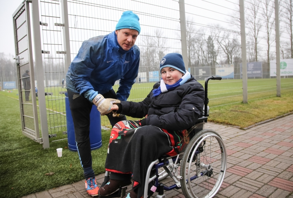 Юные болельщики встретились с футболистами «Зенита»