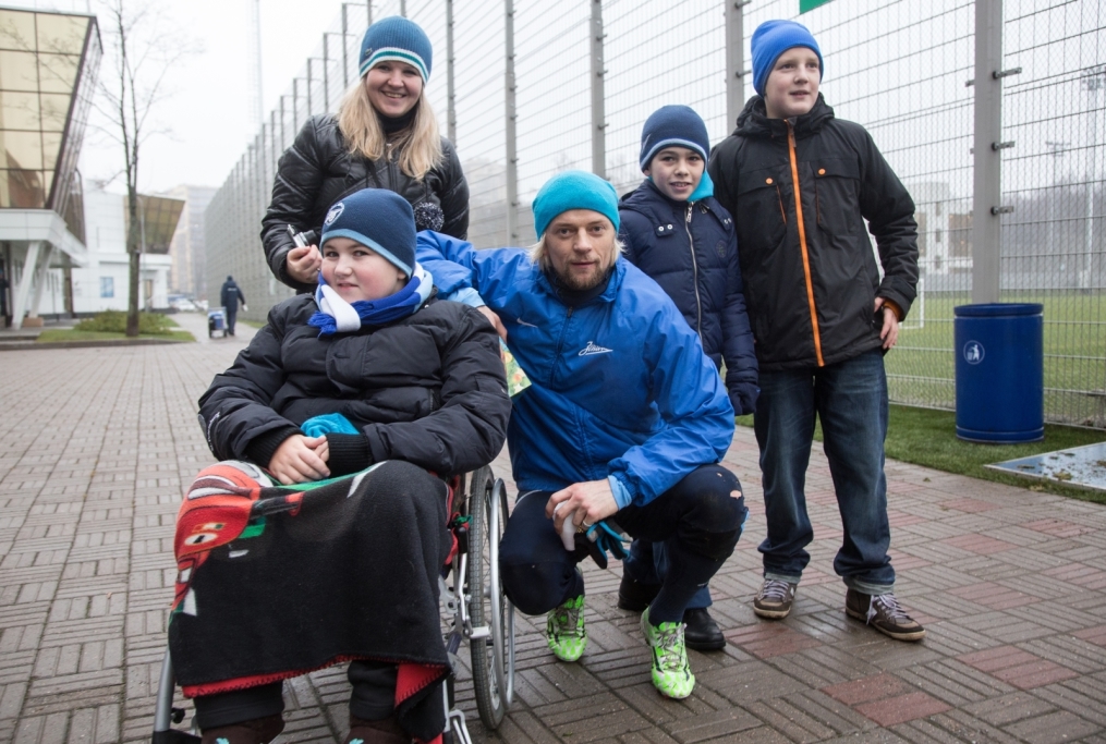 Юные болельщики встретились с футболистами «Зенита»