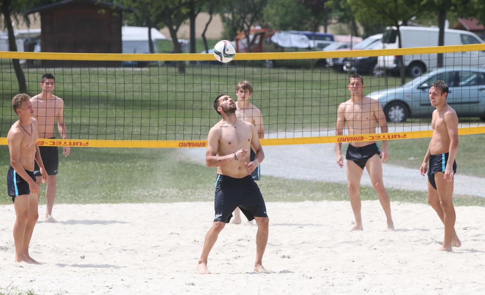 Сборы в Австрии: 6 июля, прогулка и отдых на озере