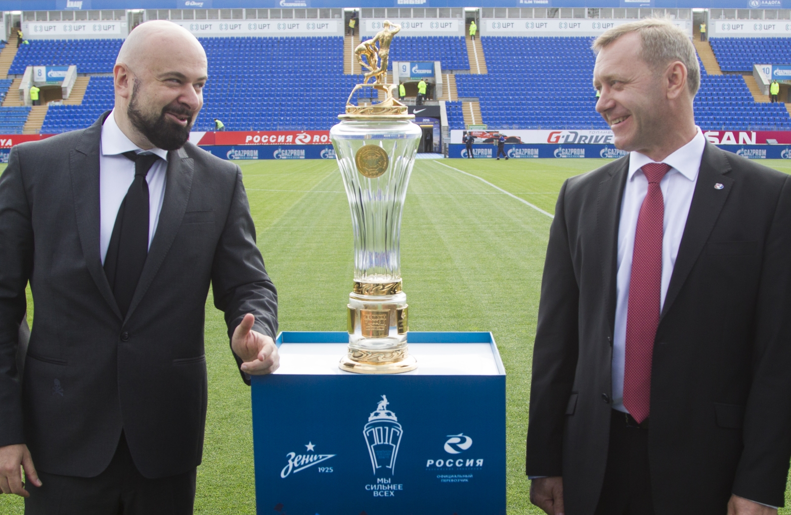 Подписание нового договора между АК «Россия» и «Зенитом»