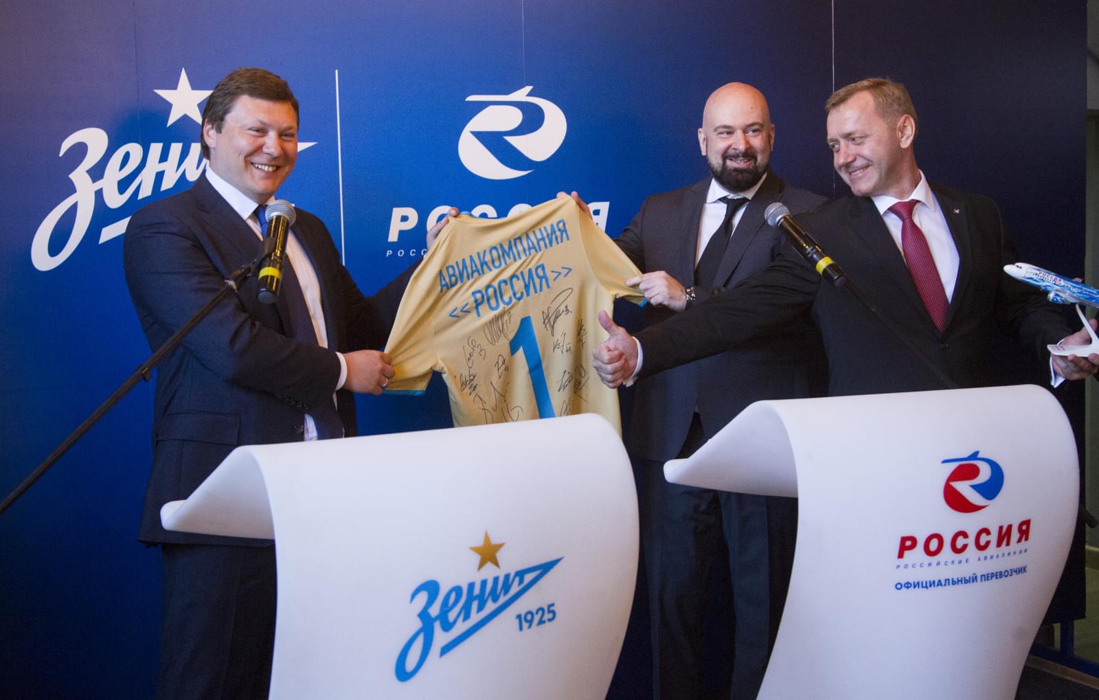 Подписание нового договора между АК «Россия» и «Зенитом»
