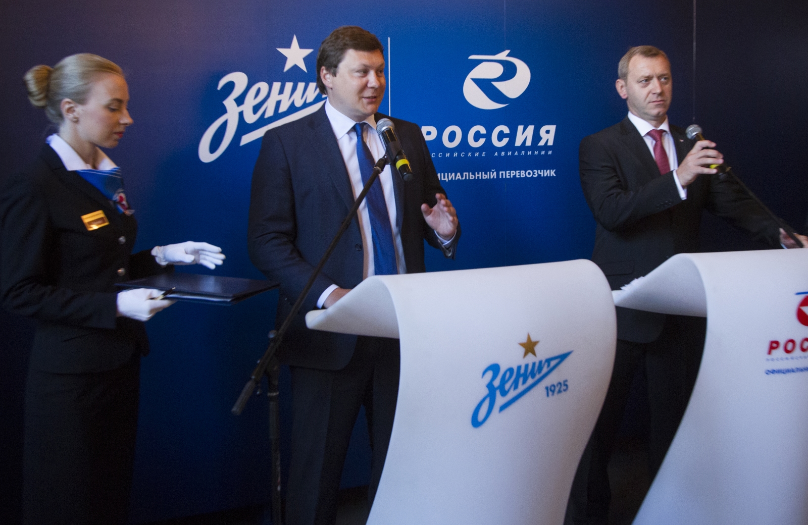 Подписание нового договора между АК «Россия» и «Зенитом»