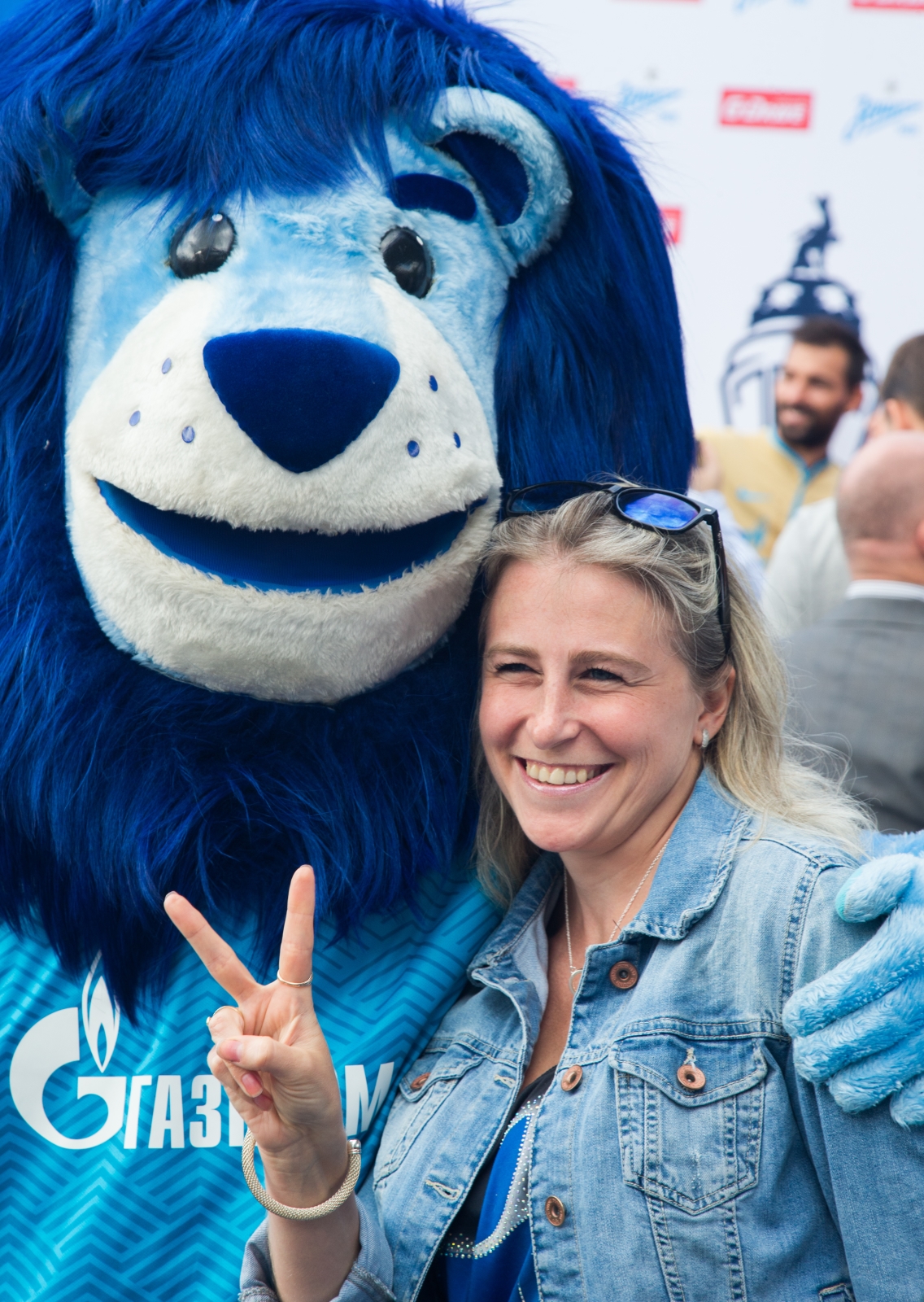 Автограф-сессия Данни на АЗС «Газпромнефть»