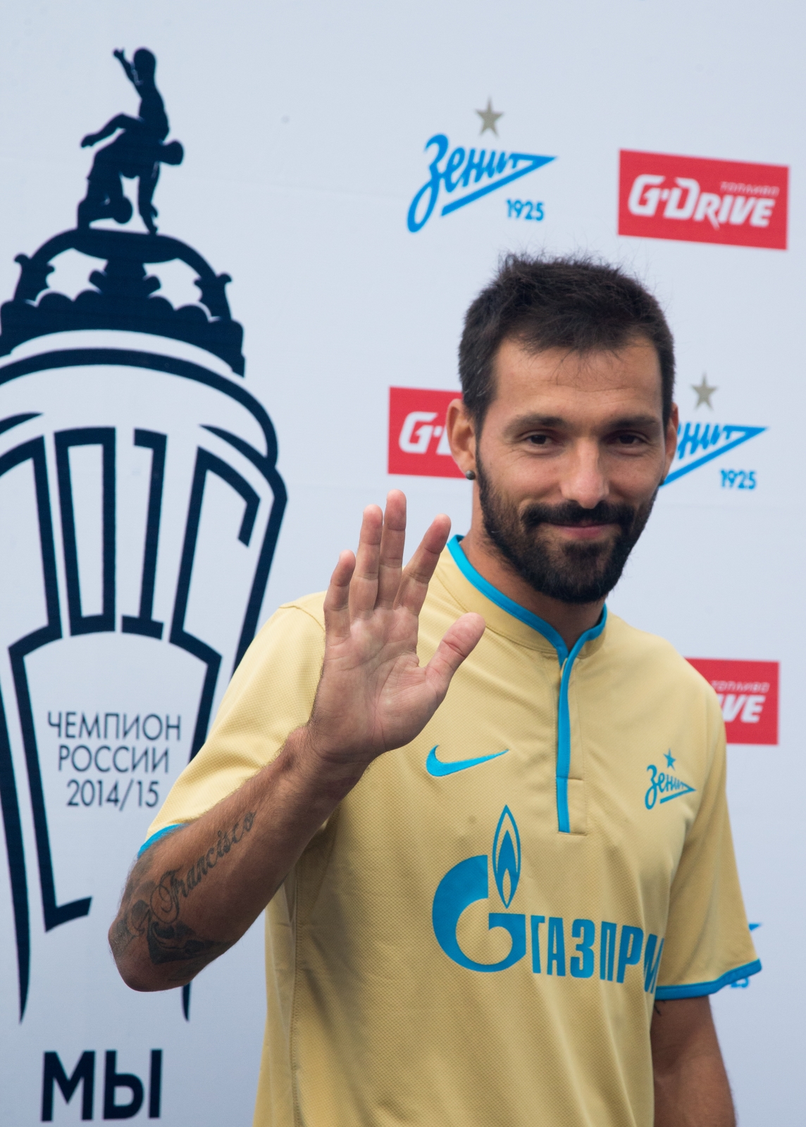 Автограф-сессия Данни на АЗС «Газпромнефть»