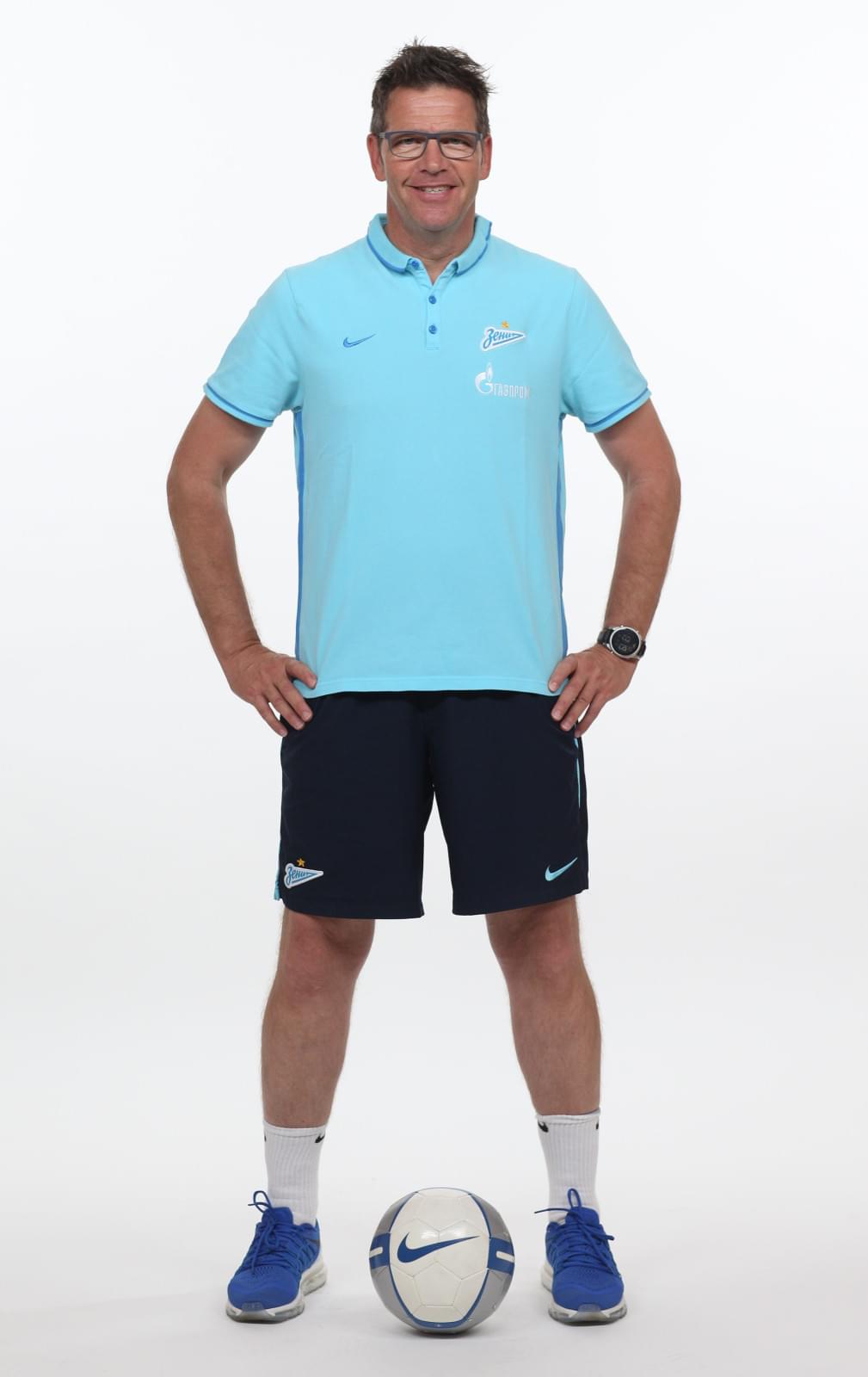 Фотосессия футболистов и тренеров основного состава ФК «Зенит» сезона 2015/2016