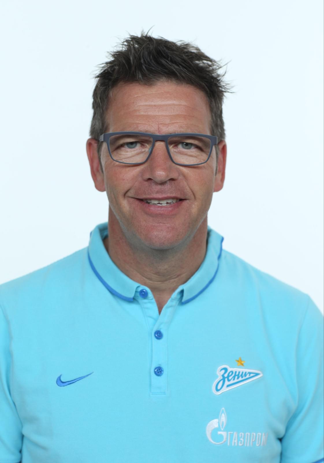 Фотосессия футболистов и тренеров основного состава ФК «Зенит» сезона 2015/2016