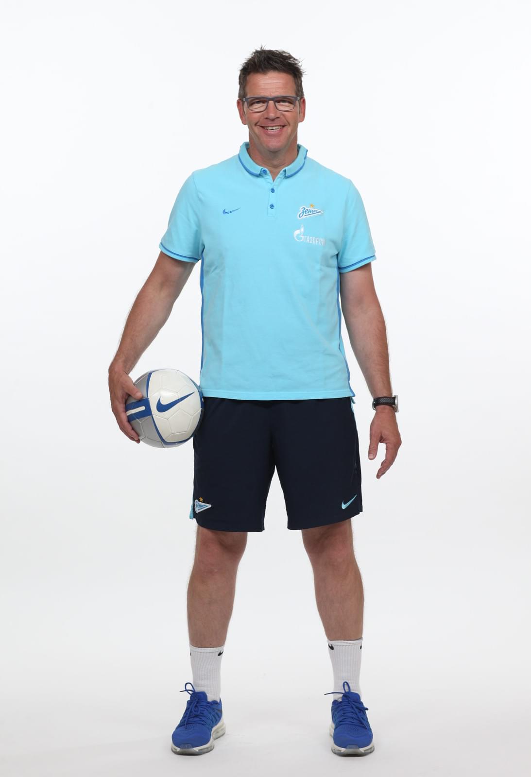 Фотосессия футболистов и тренеров основного состава ФК «Зенит» сезона 2015/2016