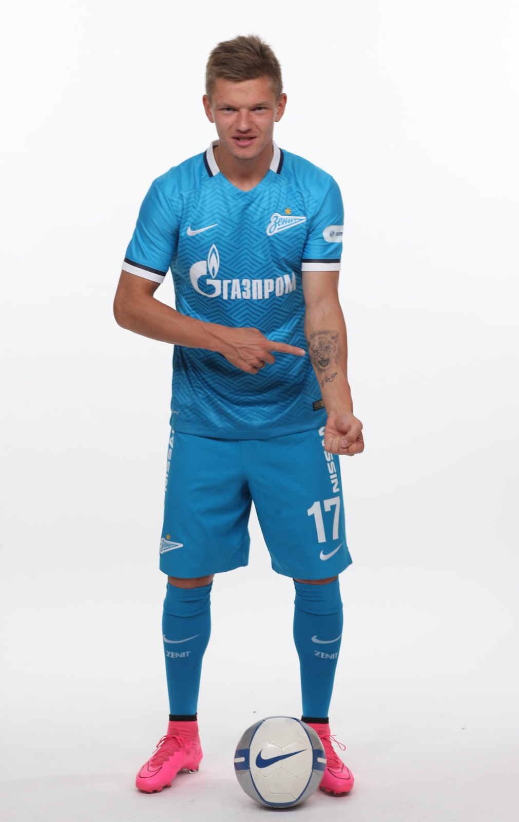 Фотосессия футболистов и тренеров основного состава ФК «Зенит» сезона 2015/2016