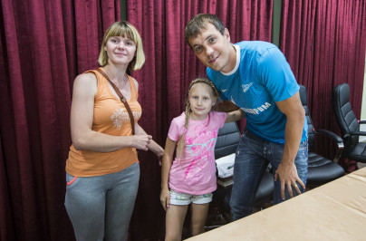 90 добрых дел: нападающий «Зенита» Артем Дзюба посетил Детскую больницу им. К.А. Раухфуса