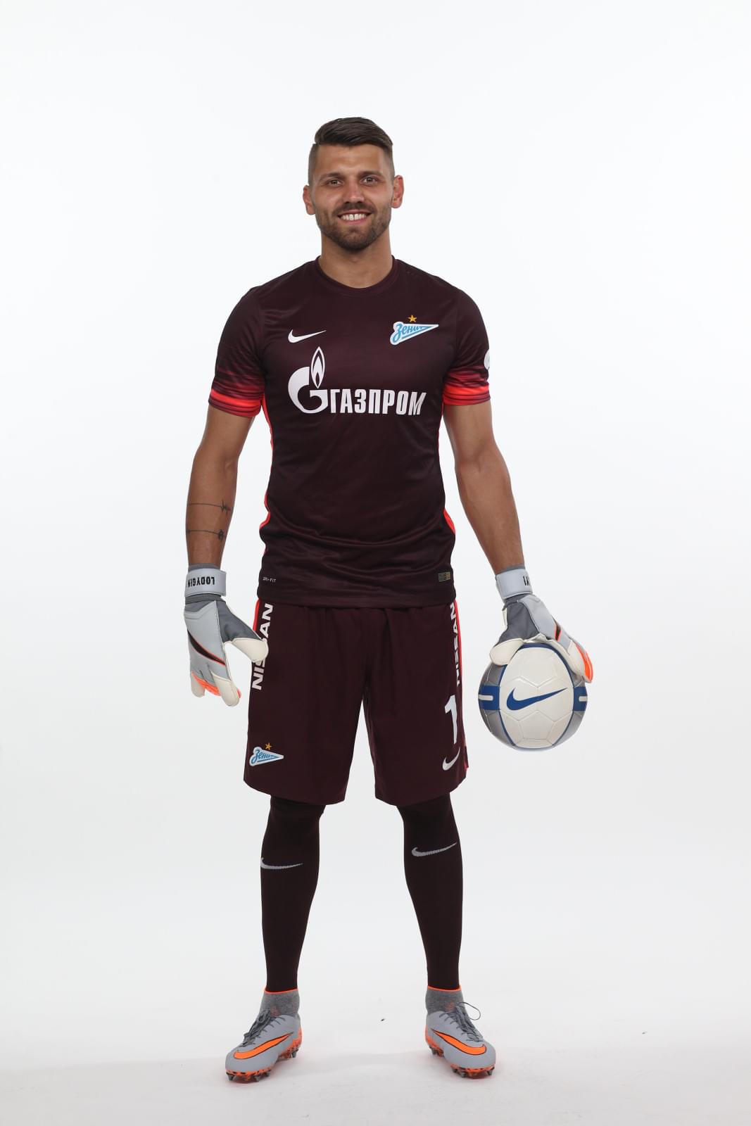 Фотосессия футболистов и тренеров основного состава ФК «Зенит» сезона 2015/2016