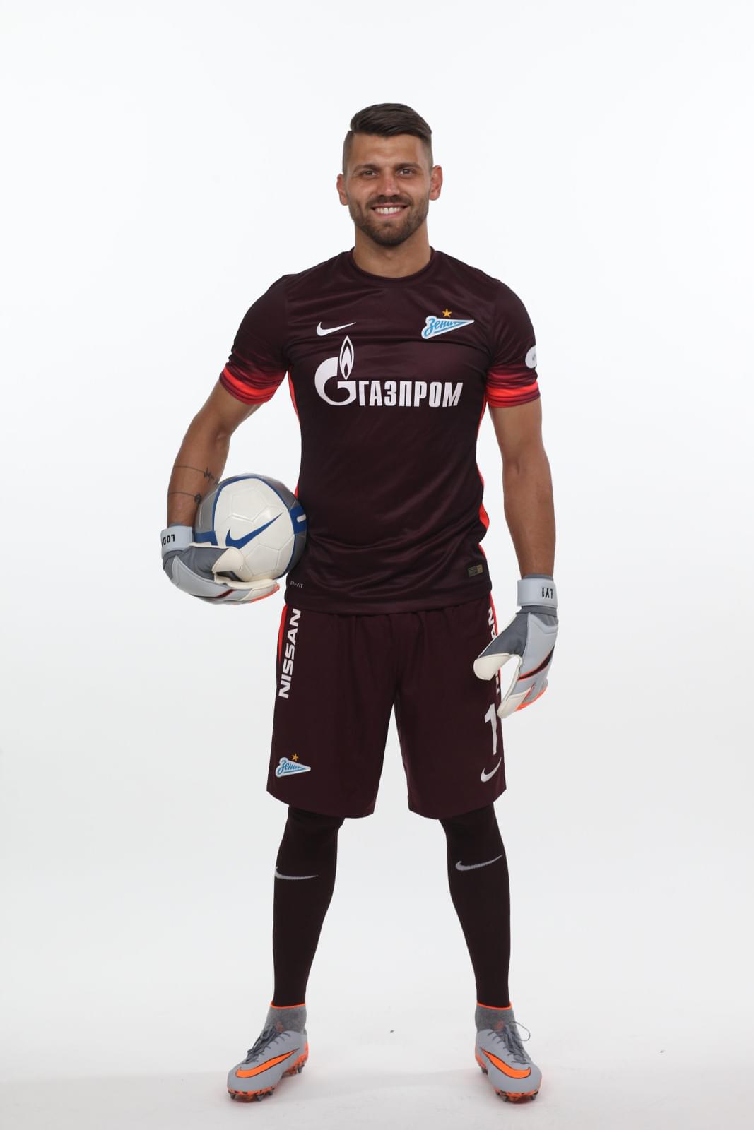 Фотосессия футболистов и тренеров основного состава ФК «Зенит» сезона 2015/2016