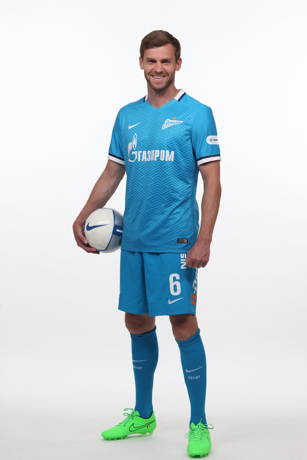 Фотосессия футболистов и тренеров основного состава ФК «Зенит» сезона 2015/2016