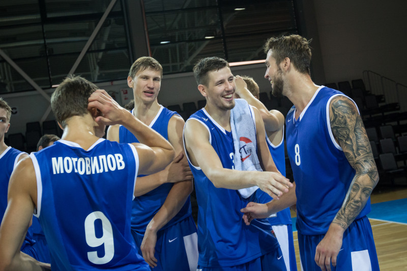 Международный товарищеский турнир «One Team Cup-2015». Финал. Баскетбольный матч БК «Зенит» — БК «Цмоки-Минск»