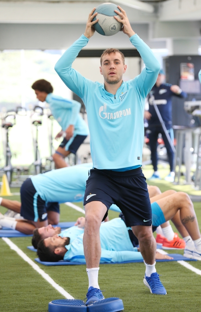 «Газпром»-тренировочные сборы в Дохе: 14 января, утренняя тренировка