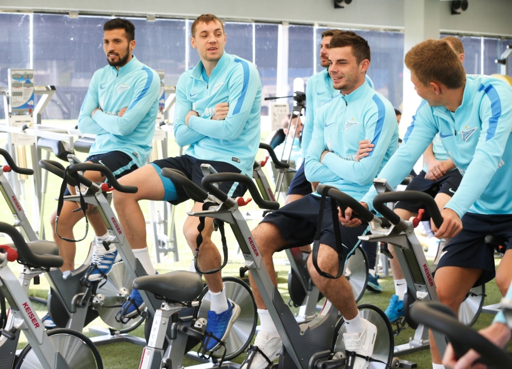 «Газпром»-тренировочные сборы в Дохе: 14 января, утренняя тренировка