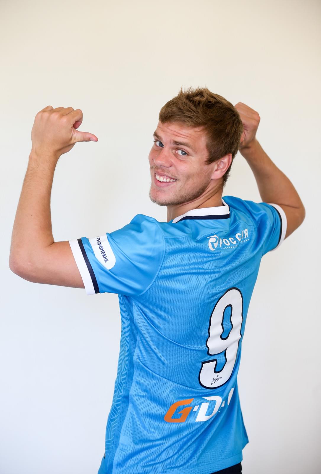 Фотосессия Юрия Жиркова, и Александра Кокорина в игровой в форме NIKE сезона 2015/16