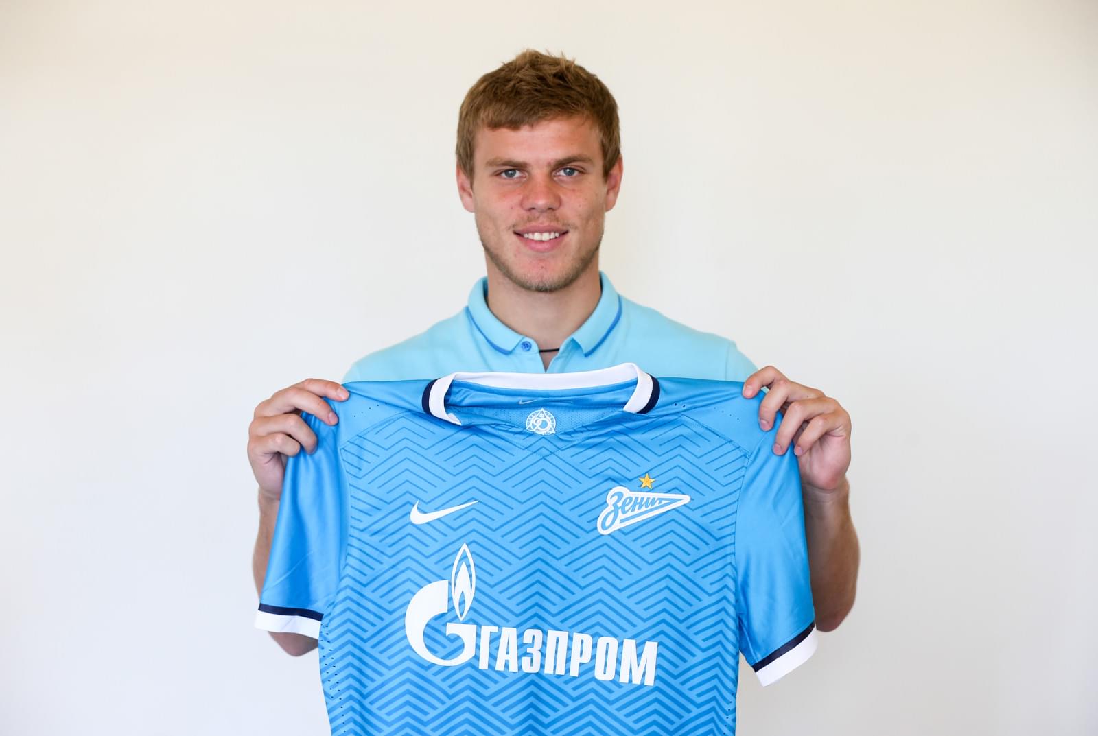 Фотосессия Юрия Жиркова, и Александра Кокорина в игровой в форме NIKE сезона 2015/16