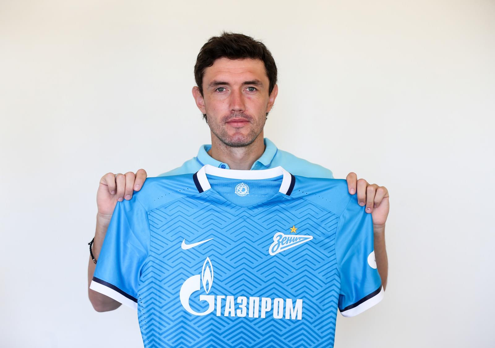 Фотосессия Юрия Жиркова, и Александра Кокорина в игровой в форме NIKE сезона 2015/16