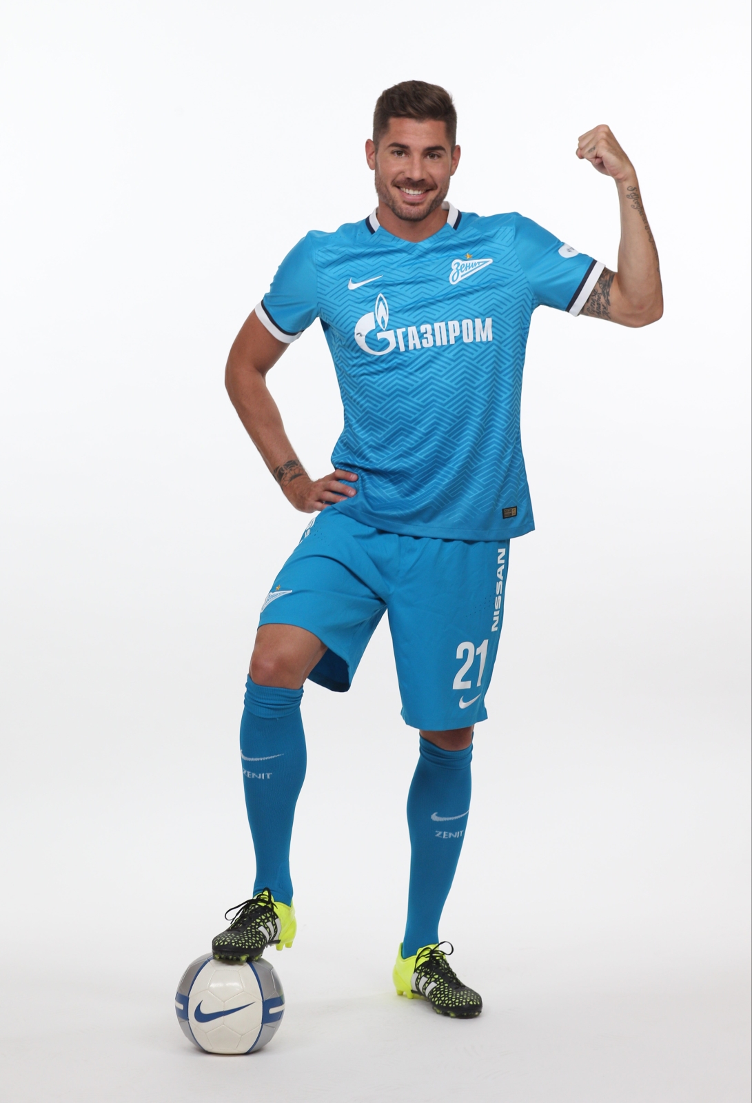 Фотосессия футболистов и тренеров основного состава ФК «Зенит» сезона 2015/2016